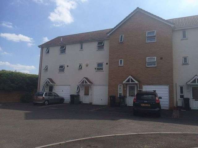 Terraced For Rent In Damson Wharf Tipton Dy4 3 Bedroom To