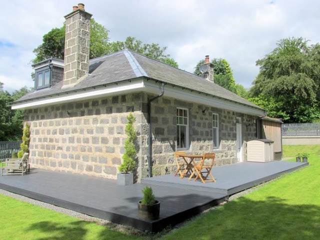  Image of 4 Bedroom Detached House  To Rent at Pitfodels Station Road, Cults, Aberdeen, AB15 at Cults Aberdeen Aberdeen, AB15 9PJ