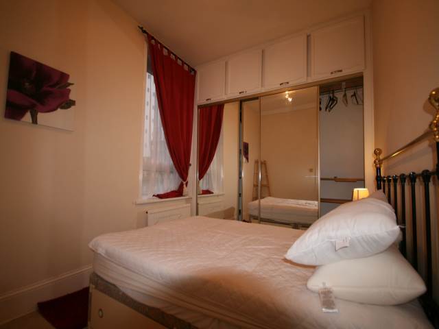  Image of 1 Bedroom Flat  To Rent at Great Western Place, Aberdeen, AB10 at West End Aberdeen Aberdeen, AB10 6QN