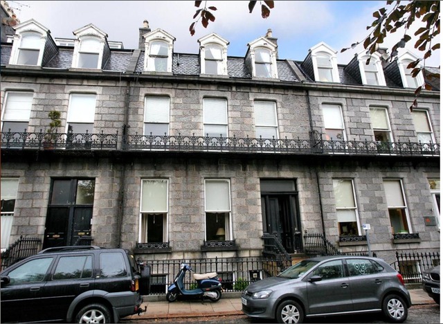  Image of 3 Bedroom Flat  To Rent at Queens Gardens, Aberdeen, AB15 at City Centre Aberdeen Aberdeen, AB15 4YD