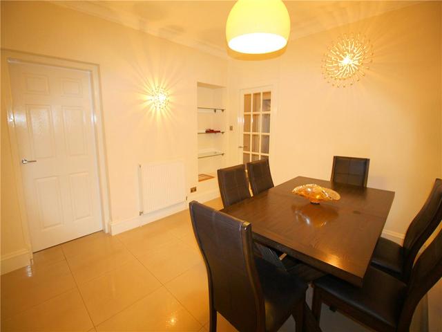  Image of 3 Bedroom Flat  To Rent at Queens Gardens, Aberdeen, AB15 at City Centre Aberdeen Aberdeen, AB15 4YD