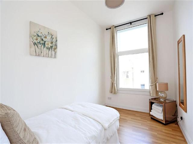  Image of 2 Bedroom Flat  To Rent at Bon Accord Street, Aberdeen, AB11 at City Centre Aberdeen Aberdeen, AB11 6EA