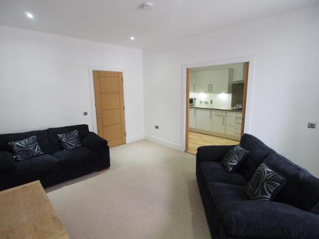  Image of 2 Bedroom Flat  To Rent at Great Western Road, Aberdeen, AB10 at West End Aberdeen Aberdeen, AB10 6PP