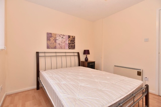  Image of 2 Bedroom Flat  To Rent at Castle Terrace, Aberdeen, AB11 at City Centre Aberdeen Aberdeen, AB11 5DZ