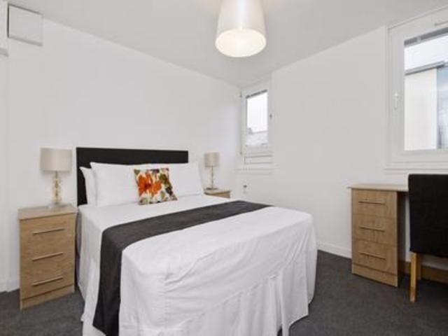  Image of 2 Bedroom Flat  To Rent at Ashvale Place, Aberdeen, AB10 at Aberdeen  Aberdeen, AB10 6PX