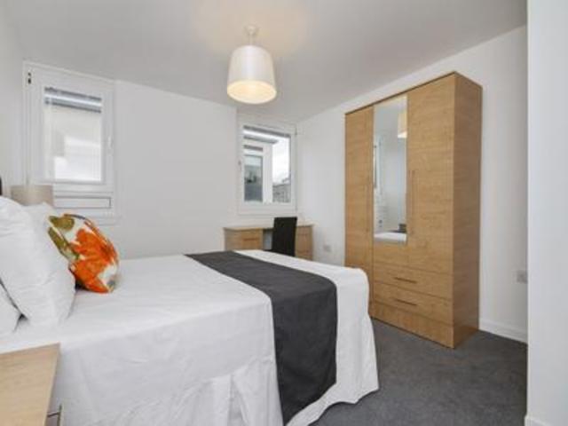  Image of 2 Bedroom Flat  To Rent at Ashvale Place, Aberdeen, AB10 at Aberdeen  Aberdeen, AB10 6PX