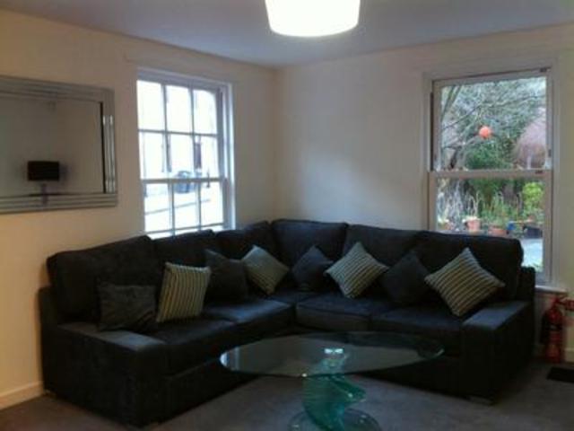  Image of 3 Bedroom Flat  To Rent at Don Street, Old Aberdeen, Aberdeen, AB24 at Aberdeen  Aberdeen, AB24 1UH