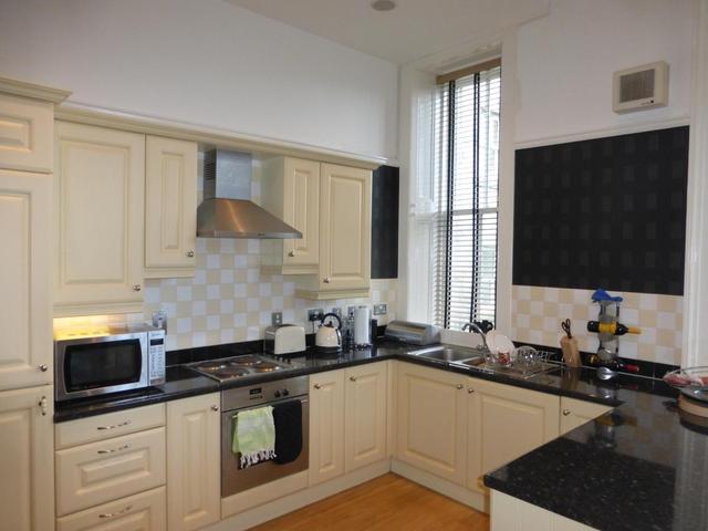  Image of 2 Bedroom Flat  To Rent at King's Gate, Aberdeen, AB15 at West End Aberdeen Aberdeen, AB15 4EJ
