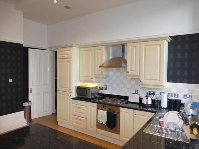  Image of 2 Bedroom Flat  To Rent at King's Gate, Aberdeen, AB15 at West End Aberdeen Aberdeen, AB15 4EJ