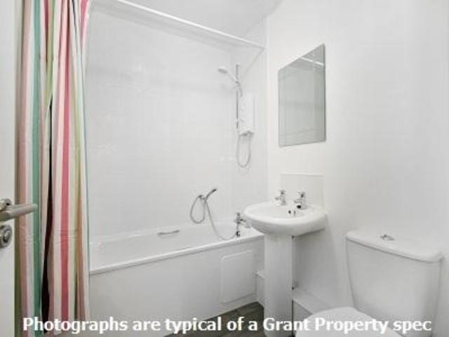  Image of 3 Bedroom Flat  To Rent at Rosemount Place, Aberdeen, AB25 at Aberdeen  Aberdeen, AB25 2XL