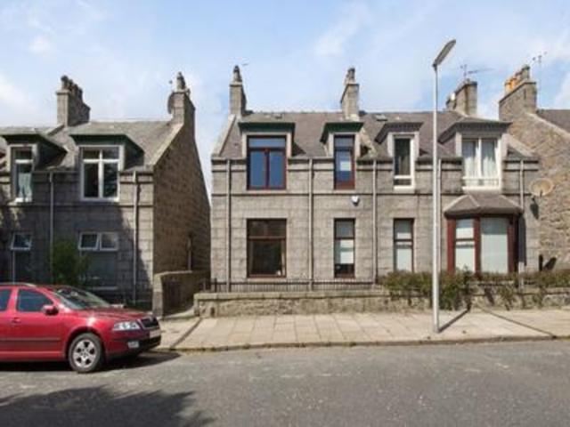  Image of 2 Bedroom Flat  To Rent at Sunnyside Road, Aberdeen, AB24 at Aberdeen  Aberdeen, AB24 3ND