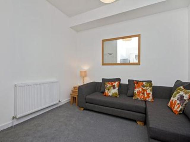  Image of 2 Bedroom Flat  To Rent at Urquhart Road, Aberdeen, AB24 at Aberdeen  Aberdeen, AB24 5LN