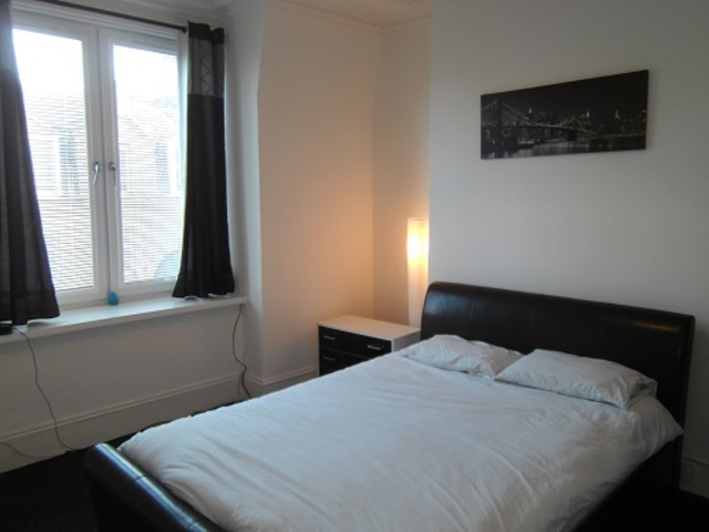  Image of 1 Bedroom Flat  To Rent at Menzies Road, Aberdeen, AB11 at Torry Aberdeen Aberdeen, AB11 9AJ