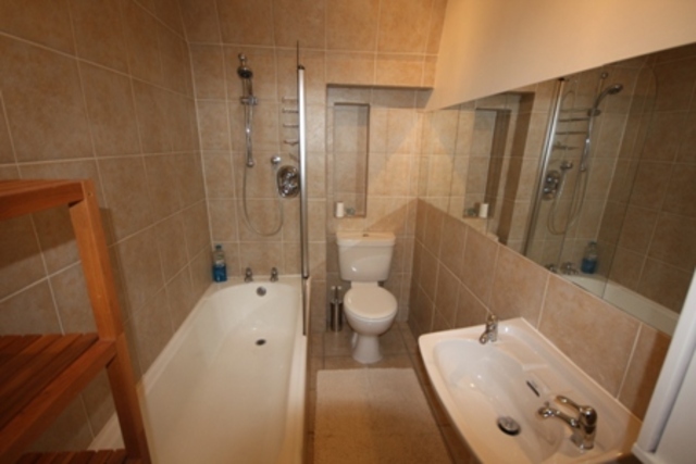  Image of 1 Bedroom Flat  To Rent at Great Western Road, Aberdeen, AB10 at West End Aberdeen Aberdeen, AB10 6QF