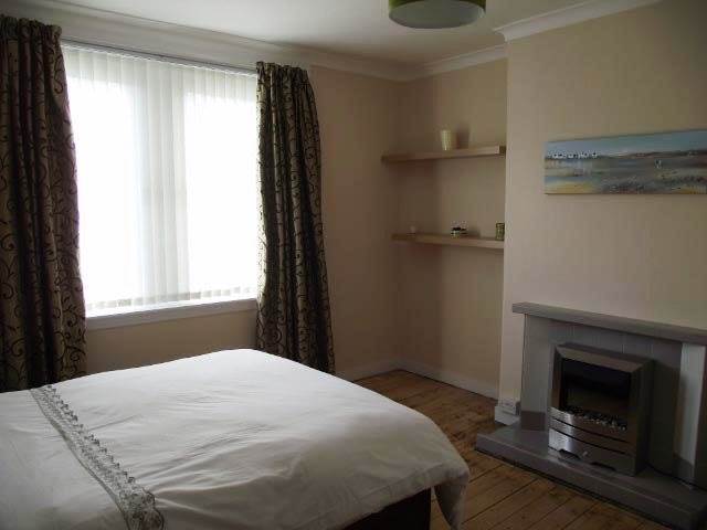 Image of 2 Bedroom Flat  To Rent at Hilton Terrace, Aberdeen, AB24 at Hilton Aberdeen Aberdeen, AB24 4HD