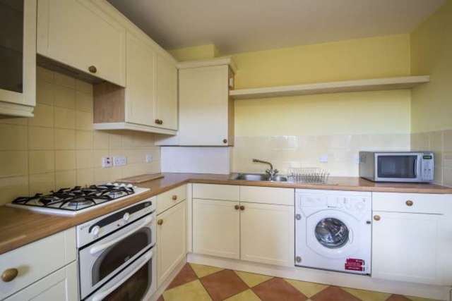  Image of 2 Bedroom Flat  For Sale at Riverside Drive, Aberdeen, AB11 at Riverside Drive  Aberdeen, AB11 7DG