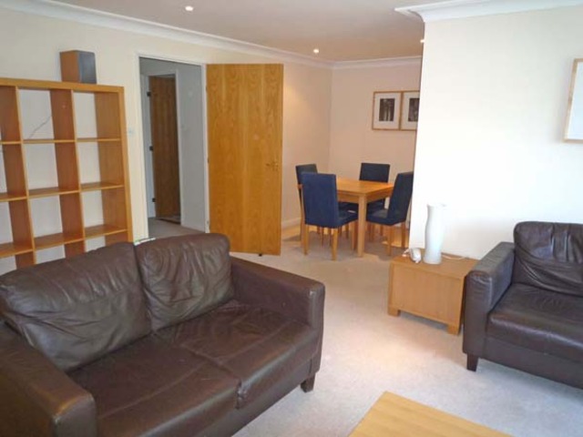  Image of 2 Bedroom Flat  To Rent at Albert Lane, Aberdeen, AB25 at West End Aberdeen Aberdeen, AB25 1SY
