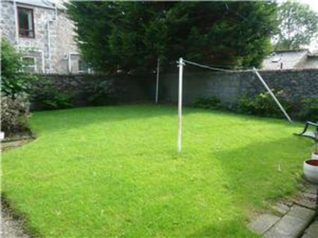 Image of 1 Bedroom Flat  To Rent at Wallfield Place, Aberdeen, AB25 at Rosemount Aberdeen Aberdeen, AB25 2JR