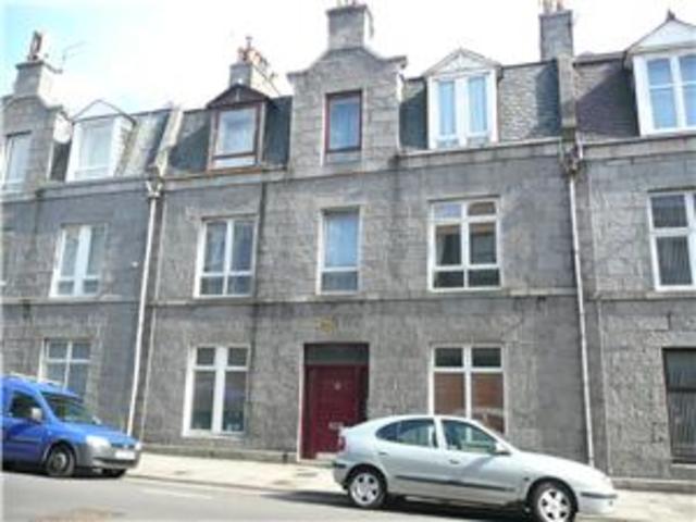  Image of 1 Bedroom Flat  To Rent at Wallfield Place, Aberdeen, AB25 at Rosemount Aberdeen Aberdeen, AB25 2JR