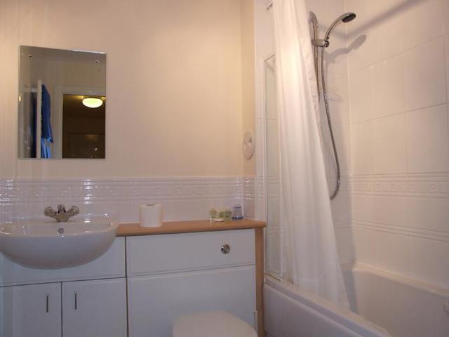  Image of 2 Bedroom Flat  To Rent at Mary Elmslie Court, King Street, Aberdeen, AB24 at City Centre Aberdeen Aberdeen, AB24 5BS
