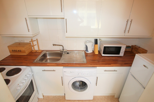 Image of 1 Bedroom Flat  To Rent at Walker Road, Aberdeen, AB11 at Torry Aberdeen Aberdeen, AB11 8BL