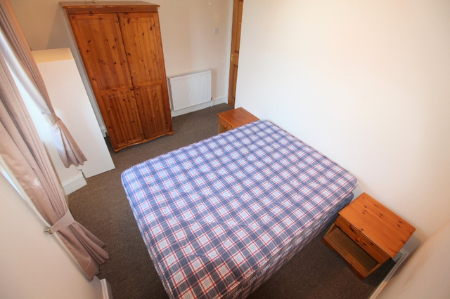  Image of 1 Bedroom Flat  To Rent at Walker Road, Aberdeen, AB11 at Torry Aberdeen Aberdeen, AB11 8BL