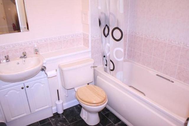  Image of 2 Bedroom Flat  To Rent at Holburn Street, Aberdeen, AB10 at Holburn Aberdeen Aberdeen, AB10 7LH