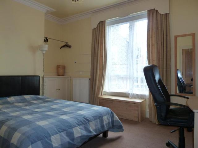  Image of 1 Bedroom Flat  To Rent at Raeburn Place, Aberdeen, AB25 at Rosemount Aberdeen Aberdeen, AB25 1PP