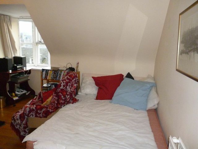 Flat For Rent In Victoria Street Aberdeen Ab10 3 Bedroom