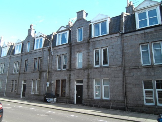  Image of 1 Bedroom Flat  To Rent at Wallfield Crescent, Aberdeen, AB25 at Rosemount Aberdeen Aberdeen, AB25 2LB