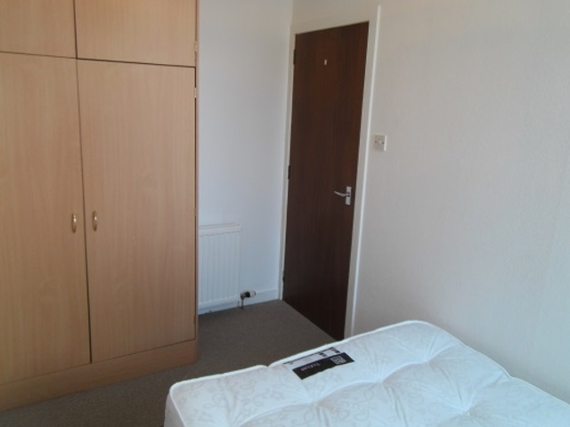  Image of 1 Bedroom Flat  To Rent at Wallfield Crescent, Aberdeen, AB25 at Rosemount Aberdeen Aberdeen, AB25 2LB
