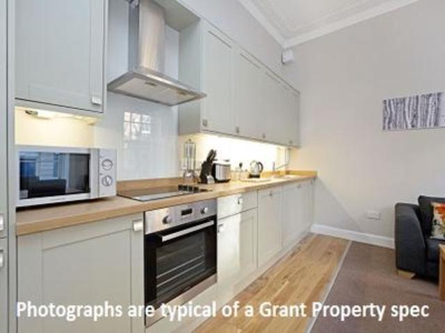  Image of 2 Bedroom Flat  To Rent at Broomhill Road, Aberdeen, AB10 at Aberdeen  Aberdeen, AB10 6HU