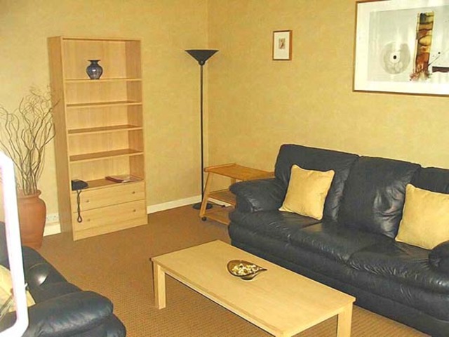  Image of 2 Bedroom Flat  To Rent at Irvine Place, Aberdeen, AB10 at West End Aberdeen Aberdeen, AB10 6HB