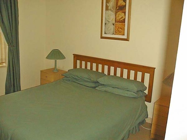  Image of 2 Bedroom Flat  To Rent at Irvine Place, Aberdeen, AB10 at West End Aberdeen Aberdeen, AB10 6HB