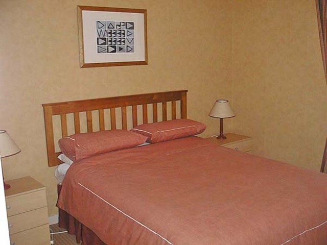  Image of 2 Bedroom Flat  To Rent at Irvine Place, Aberdeen, AB10 at West End Aberdeen Aberdeen, AB10 6HB