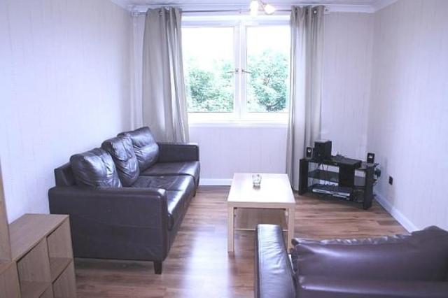  Image of 2 Bedroom Flat  To Rent at Cornhill Gardens, Aberdeen, AB16 at Cornhill Aberdeen Aberdeen, AB16 5YH
