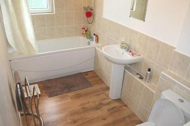  Image of 2 Bedroom Flat  To Rent at Cornhill Gardens, Aberdeen, AB16 at Cornhill Aberdeen Aberdeen, AB16 5YH