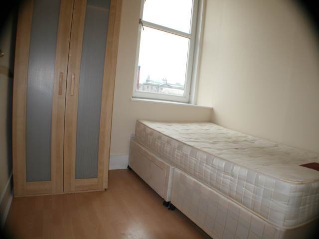  Image of 2 Bedroom Flat  To Rent at Rosemount Viaduct, Aberdeen, AB25 at City Centre Aberdeen Aberdeen, AB25 1NT