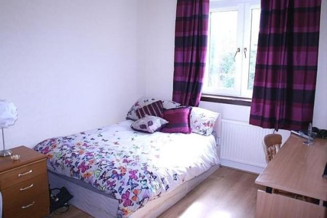  Image of 3 Bedroom Terraced House  To Rent at Ruthrie Road, Aberdeen, AB10 at Garthdee Aberdeen Aberdeen, AB10 7HN