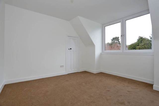  Image of 3 Bedroom Flat  To Rent at Rubislaw Park Crescent, Aberdeen, AB15 at West End Aberdeen Aberdeen, AB15 8BT