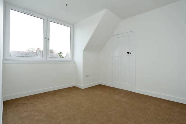  Image of 3 Bedroom Flat  To Rent at Rubislaw Park Crescent, Aberdeen, AB15 at West End Aberdeen Aberdeen, AB15 8BT