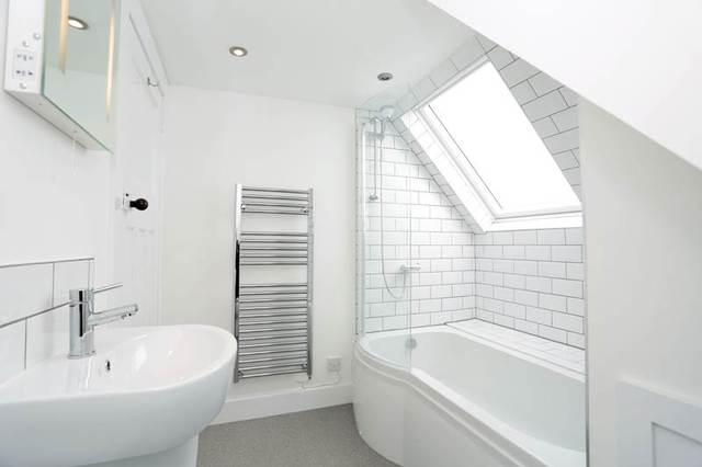  Image of 3 Bedroom Flat  To Rent at Rubislaw Park Crescent, Aberdeen, AB15 at West End Aberdeen Aberdeen, AB15 8BT