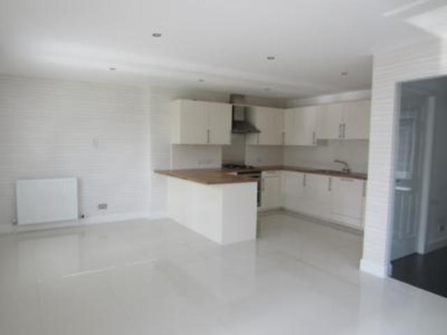  Image of 4 Bedroom Semi-Detached House  To Rent at Woodlands Terrace, Cults, Aberdeen, AB15 at Cults Aberdeen Aberdeen, AB15 9DG