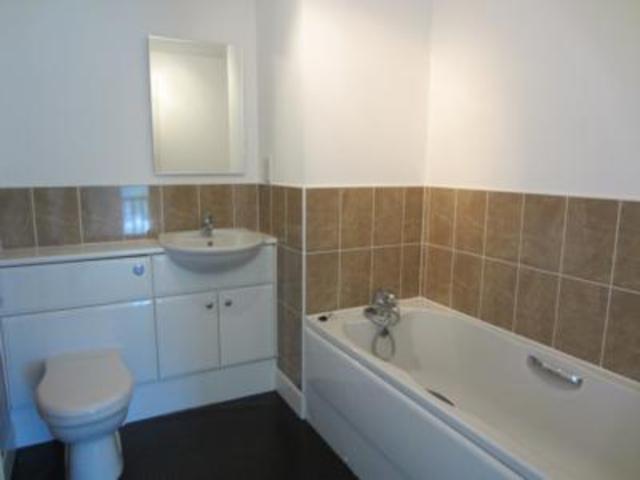  Image of 4 Bedroom Semi-Detached House  To Rent at Woodlands Terrace, Cults, Aberdeen, AB15 at Cults Aberdeen Aberdeen, AB15 9DG