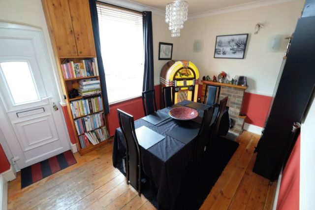 2 Bedroom Terraced House For Sale In The Warren Clapham