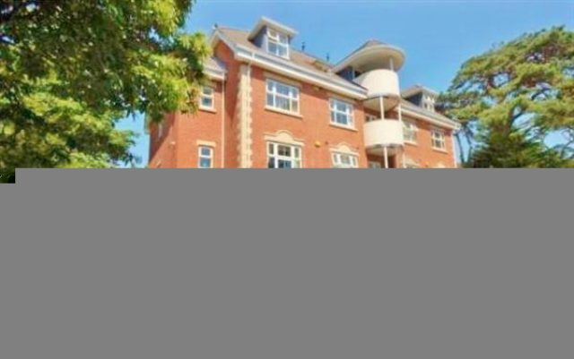 2 Bedroom Flat For Sale In Christchurch Road Bournemouth